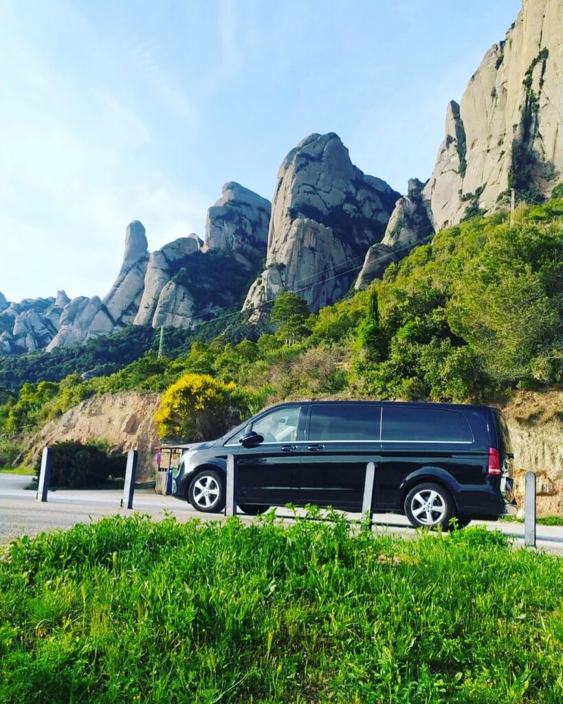 Tour Privado en Montserrat Private Tour in Montserrat